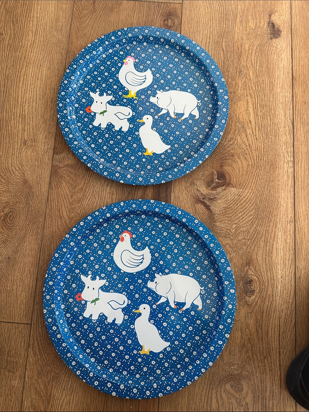 Vintage 80s Country Farmhouse Metal Serving Trays (Set of 2)